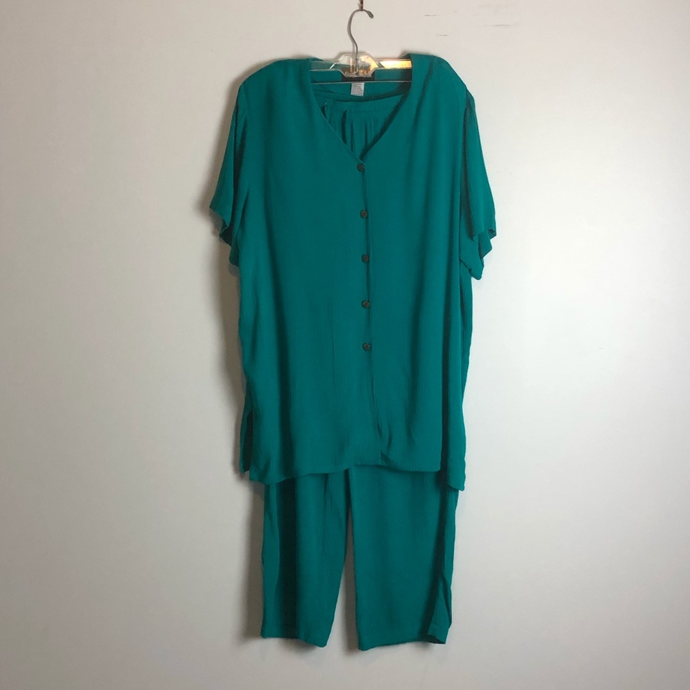 Sag Harbor Rayon shirt and pant set.